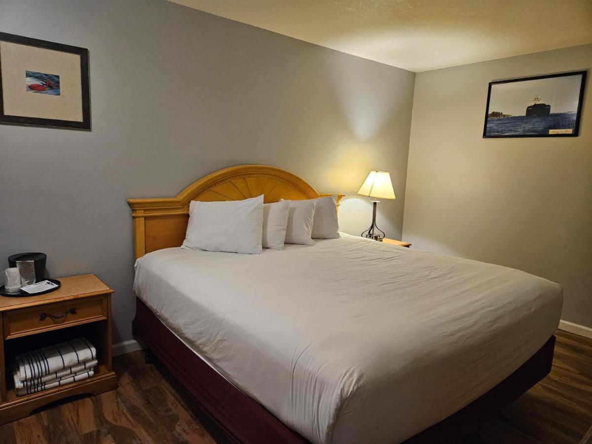 Captain's Inn and Suites — photo 1