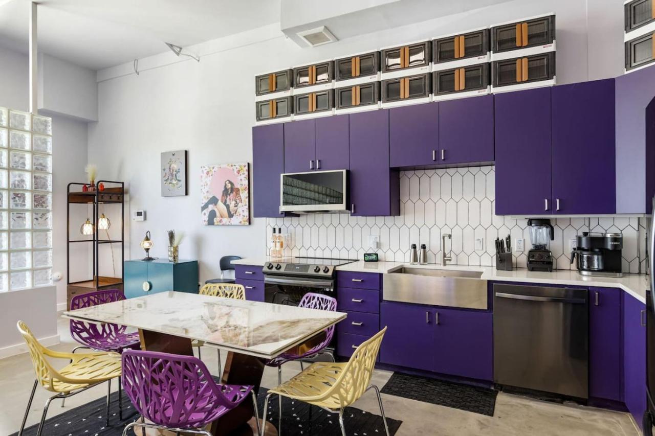 Vibrant 2BR Condo in East Austin - 4