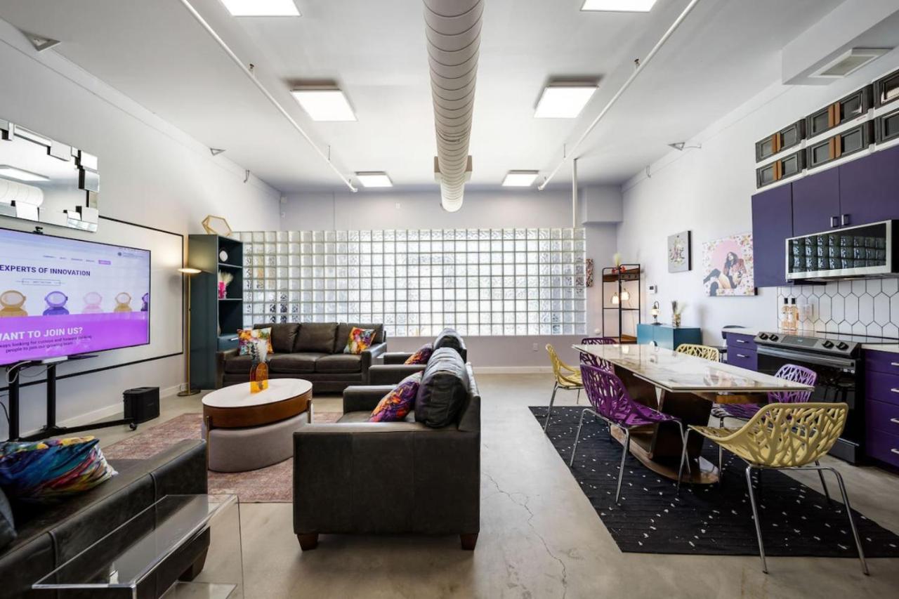 Vibrant 2BR Condo in East Austin - 5