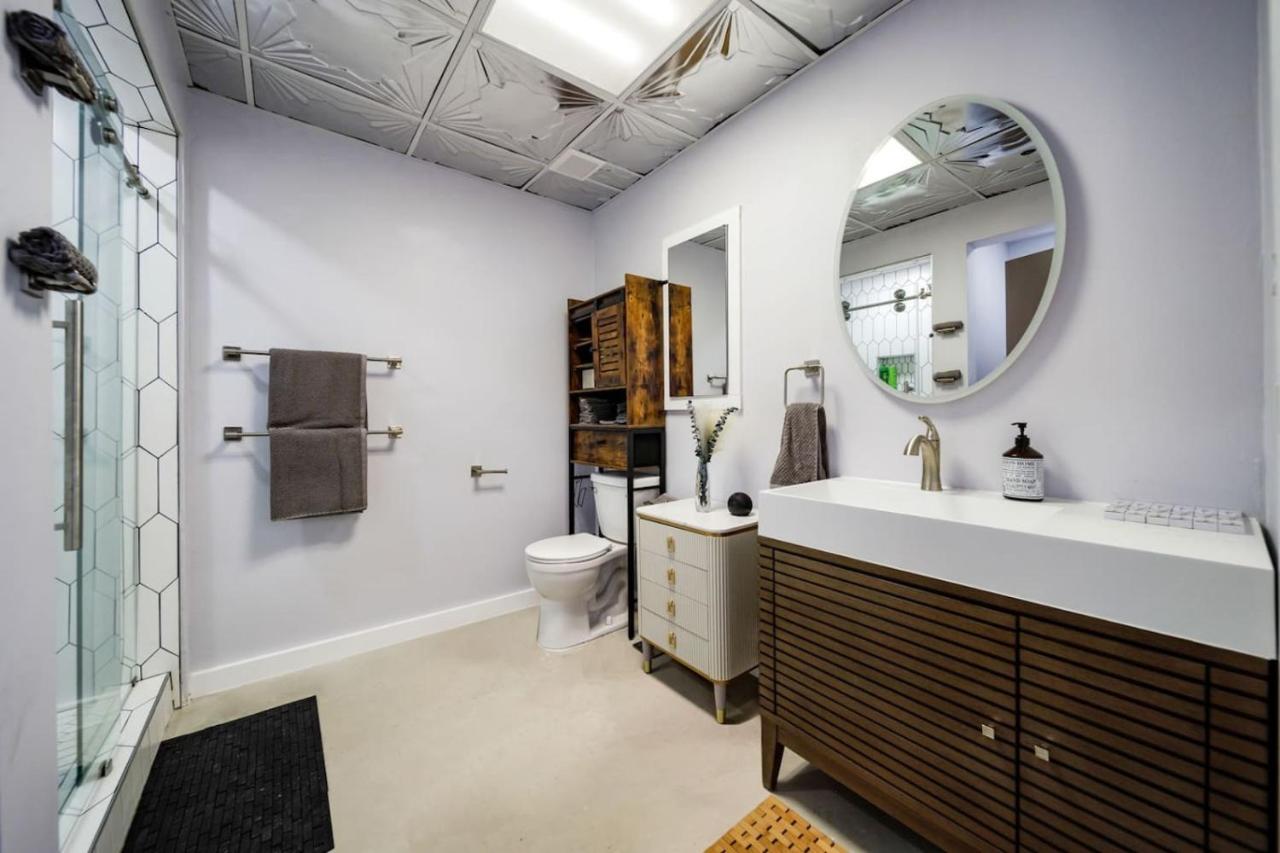 Vibrant 2BR Condo in East Austin - 3