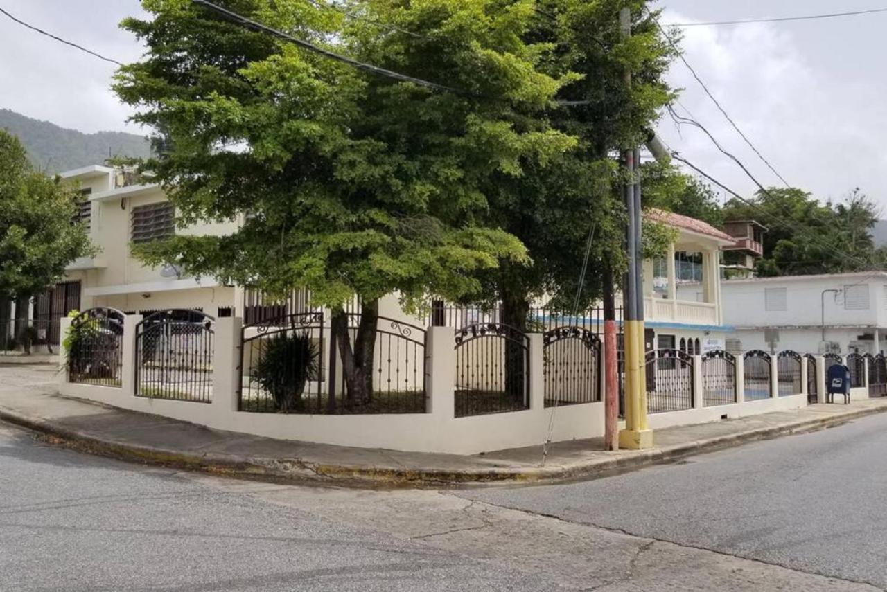 Jayuya Cozy Aparment with Wi-Fi, Free Parking and AC - 5