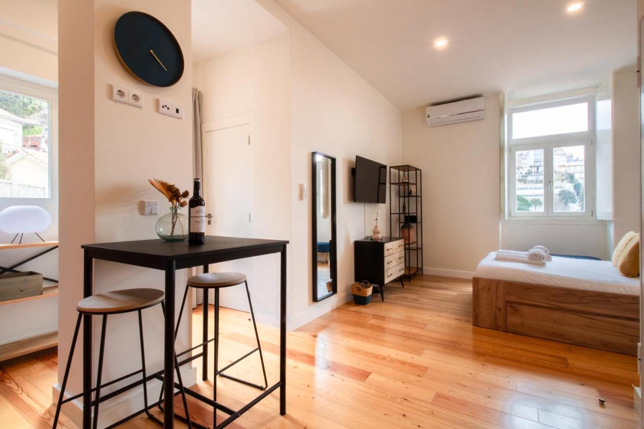 Miragaia Studio w Patio by LovelyStay - 2