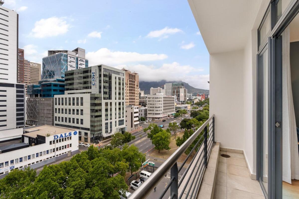 Stylish City Apartment - 4