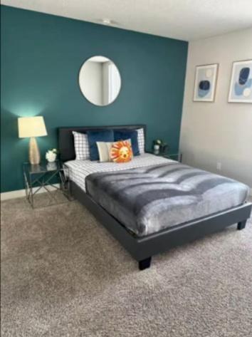 2-Bedroom Hollywood Apartment - 2