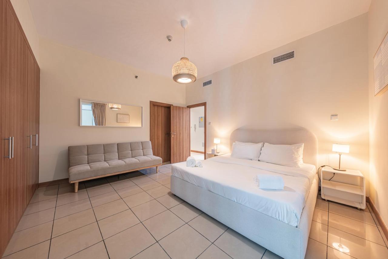 Spacious Upgraded & Elegant - 1BR - 2