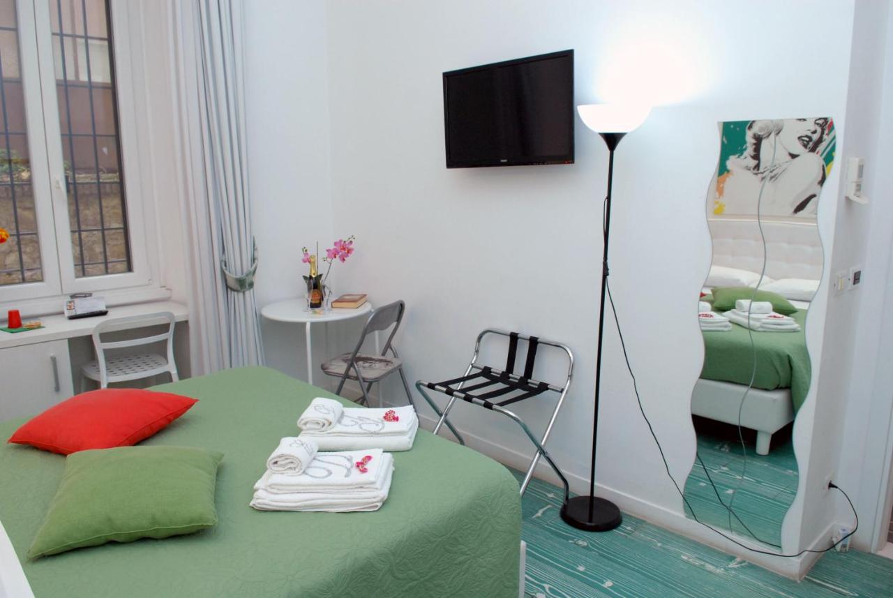 Divine Bed & Breakfast - 5