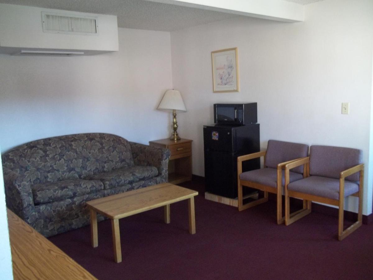 Sand Canyon National 9 Inn — photo 20