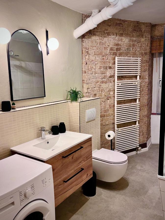 Cozy Voyage - Stylish 135m2 for up to 9 people in Kudamm - 3