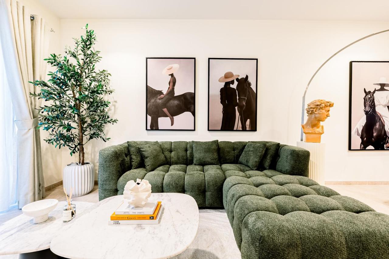 Fabulous 1BR in Dubai Marina near Beach With Sea Views - 4