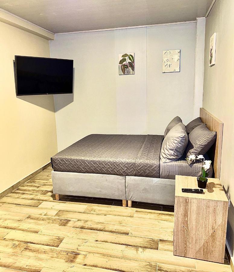 Hostelfc Santa Barbara - 4