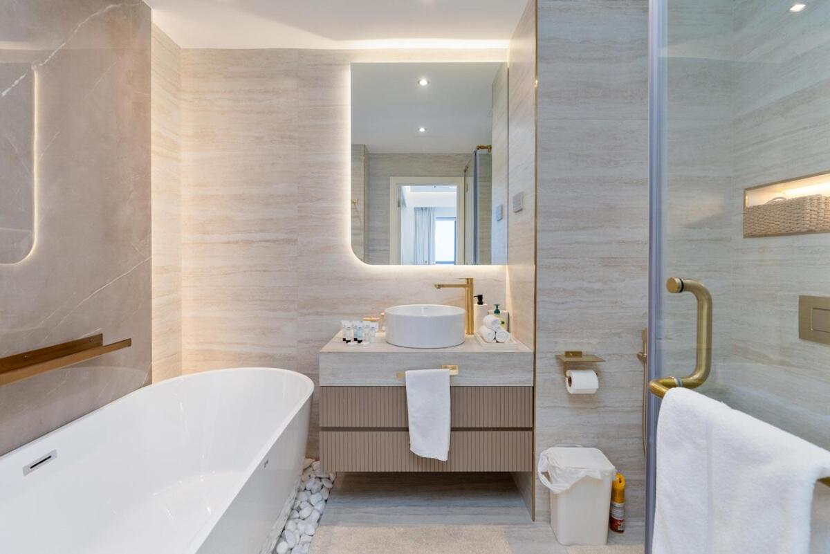 King 2 Bedroom Jumeirah Beach & Dubai Eye Views - 3