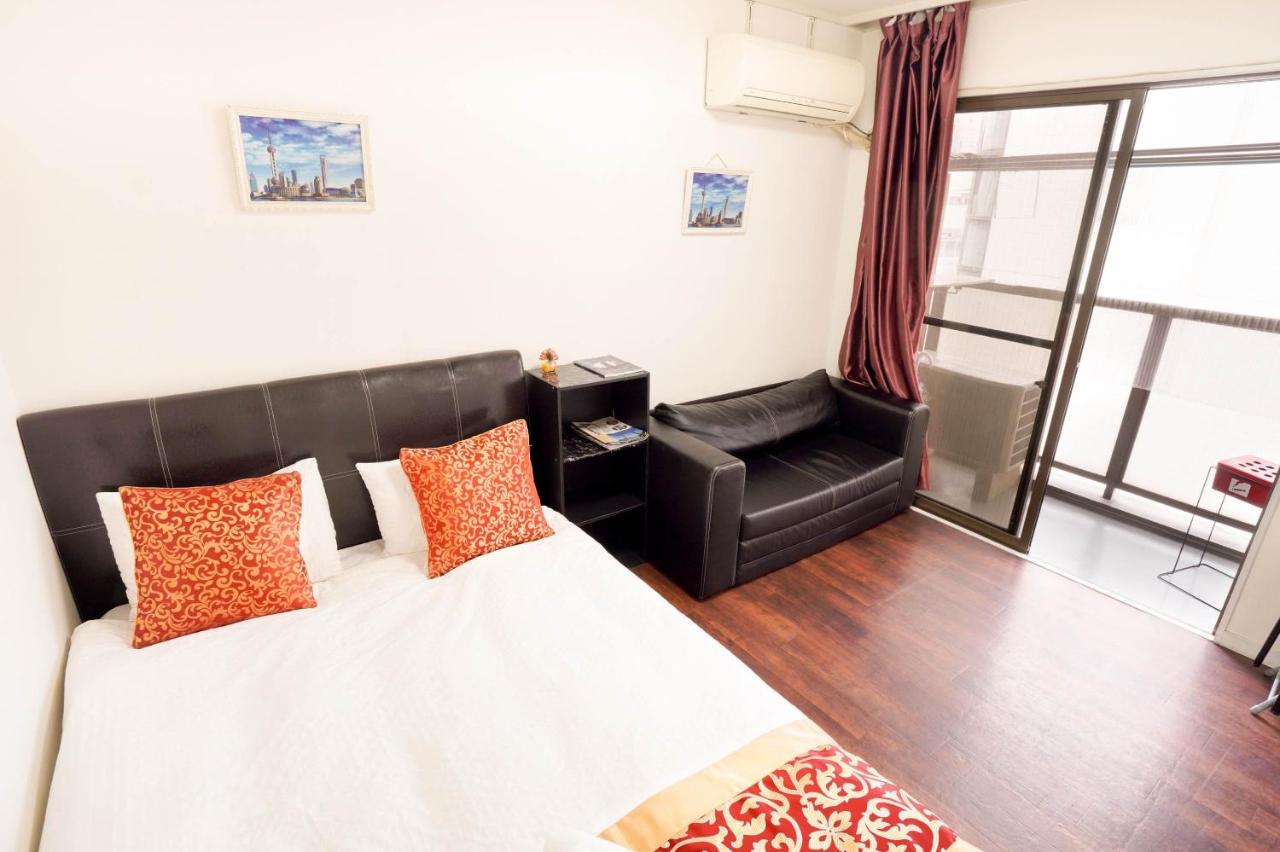 難波 心斎橋 道顿堀黑门海鲜市场机场大巴步行3-5分钟即可到达楼下就是地下铁站超级方便有电梯3室一厅