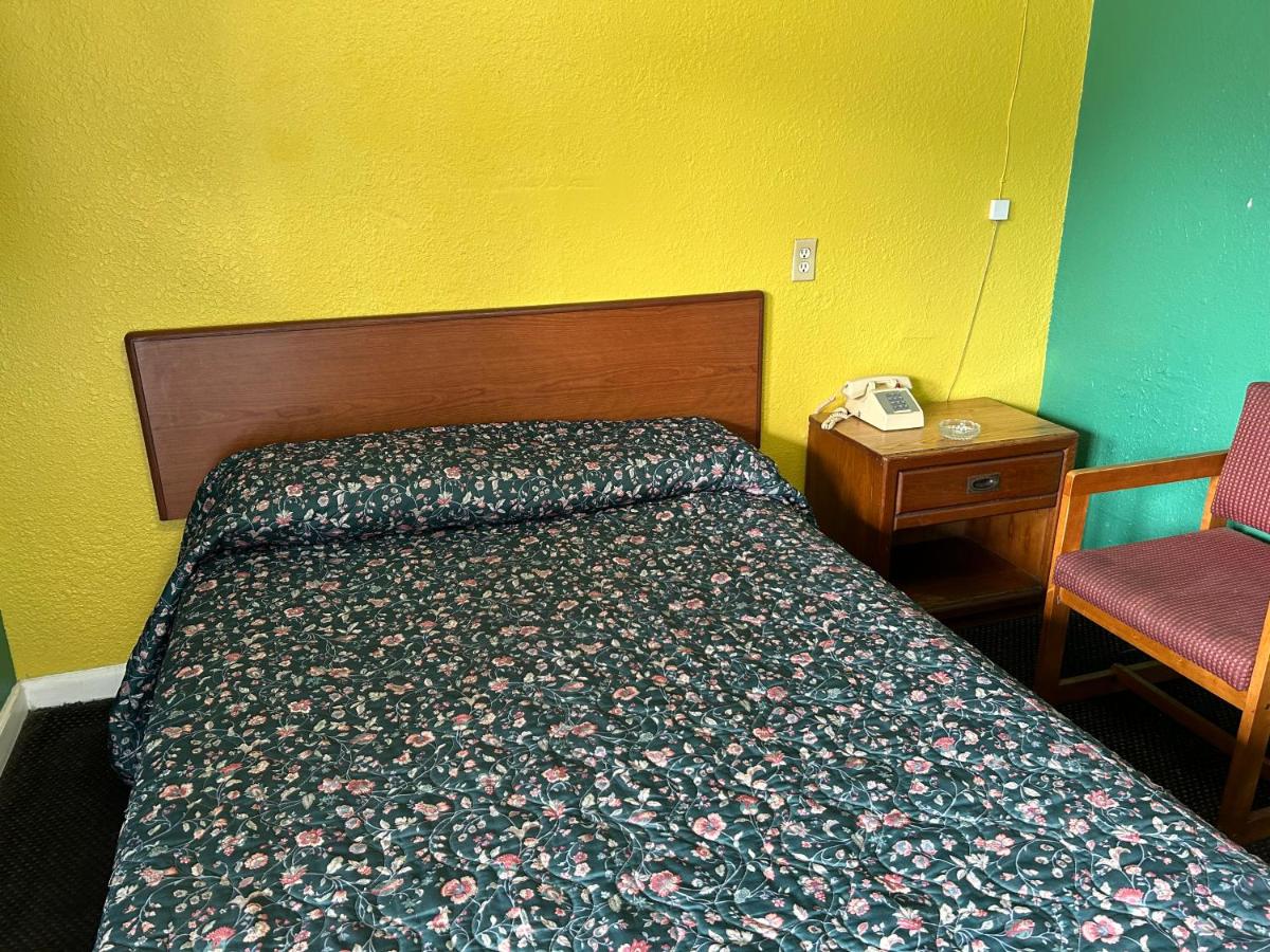 Sunset Motel — photo 12