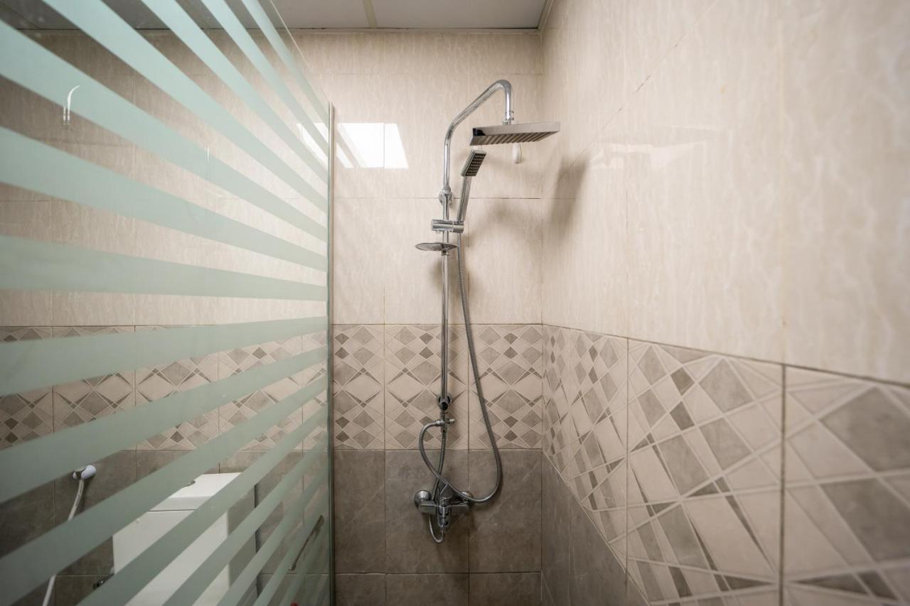 Lavish 1 bedroom - 3