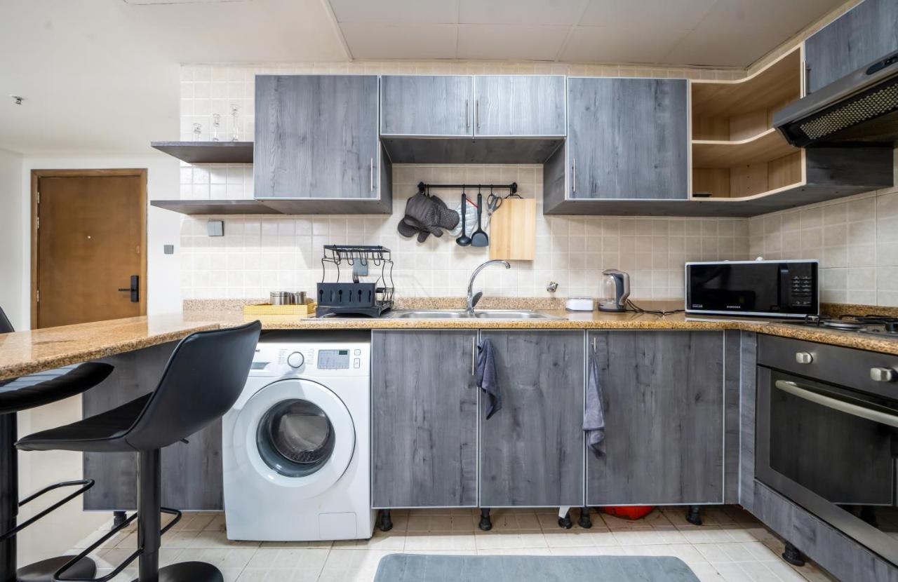 Lavish 1 bedroom - 5