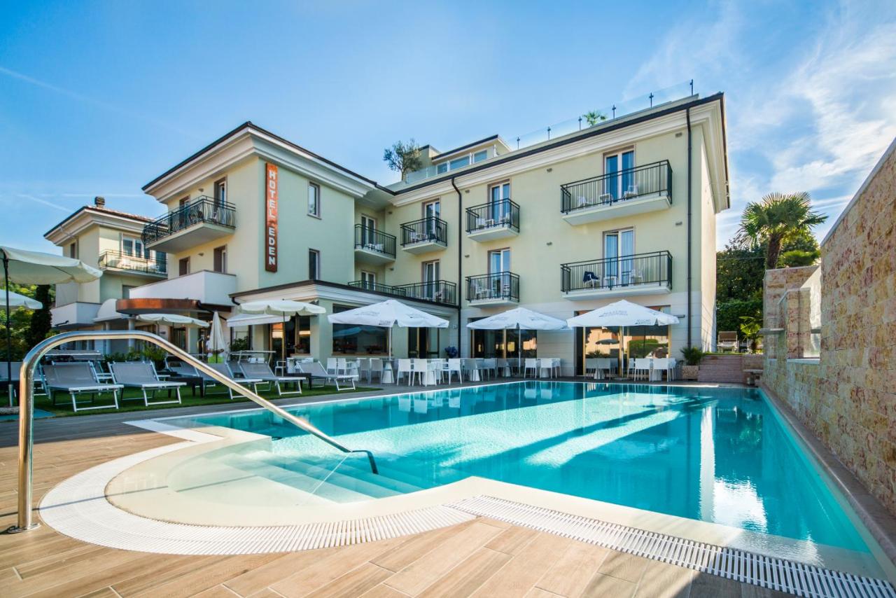 For tips on where to stay in Lake Garda, check out our list of favourite 4 and 5 star luxury hotels in Lake Garda plus cool resorts on the lake for R&R. #lakegardahotels #italy | 5-star Luxury Hotels In Lake Garda | Top Hotels Lake Garda Lago di Garda Luxury Hotels | Lake Garda Hotels 4 Star | Lake Como Hotels 5 Star | Best Hotels On Lake Garda | Luxury Lake Garda Hotels | Luxury Hotels Lake Garda | Sirmione Lake Garda Hotels | Lake Garda Italy Hotels 5-star Luxury Hotels In Lake Garda | Top Hotels Lake Garda Lago di Garda Luxury Hotels | Lake Garda Hotels 4 Star | Lake Como Hotels 5 Star | Best Hotels On Lake Garda |