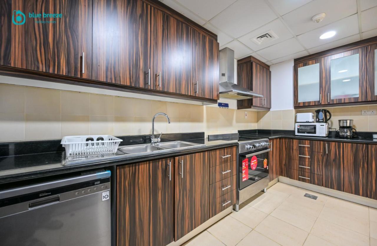 Blue Breeze - Elegant 3BR Apt with Panoramic Marina Views in JBR - 5