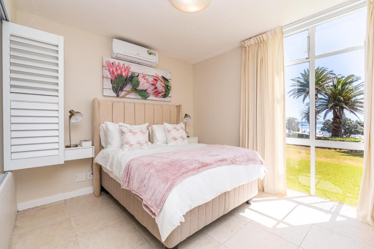 Camps bay beach apartment with Jaccozi - 2