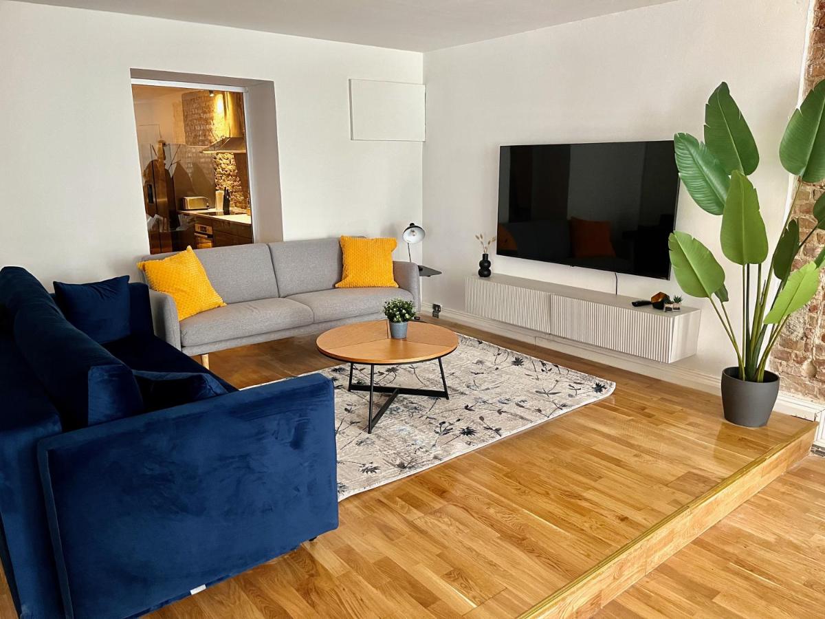 Cozy Voyage - Stylish 135m2 for up to 9 people in Kudamm - 5