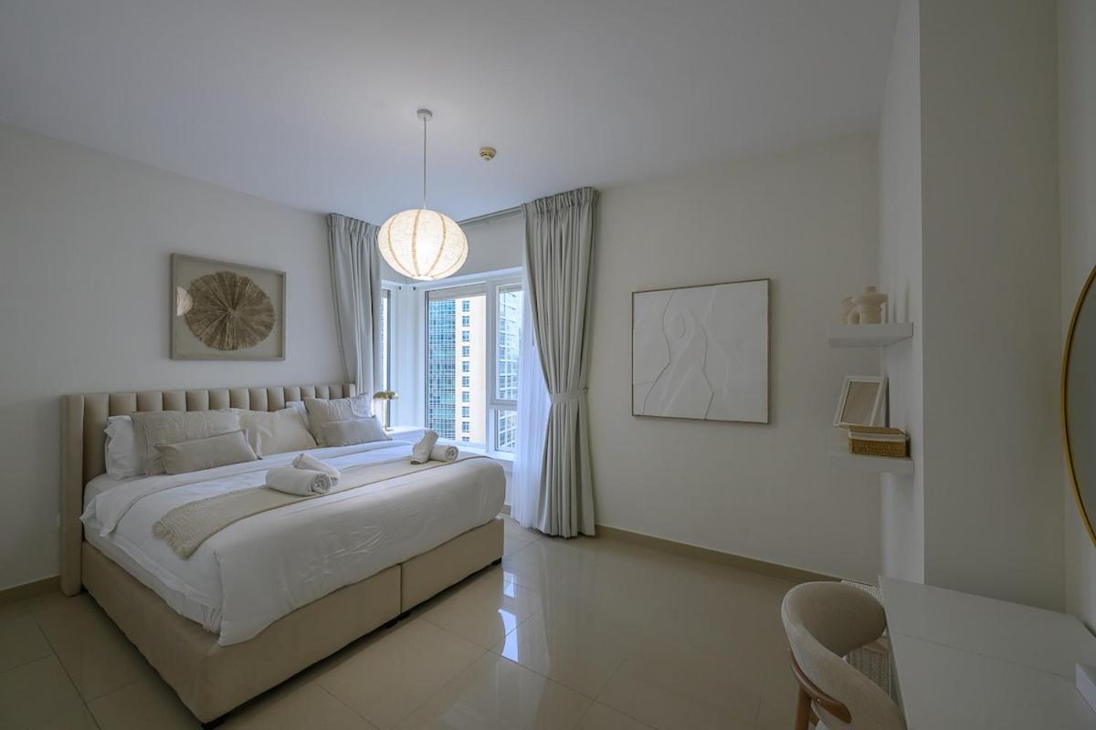 Luxury Apartment with Full Burj & Fountain Views - 2