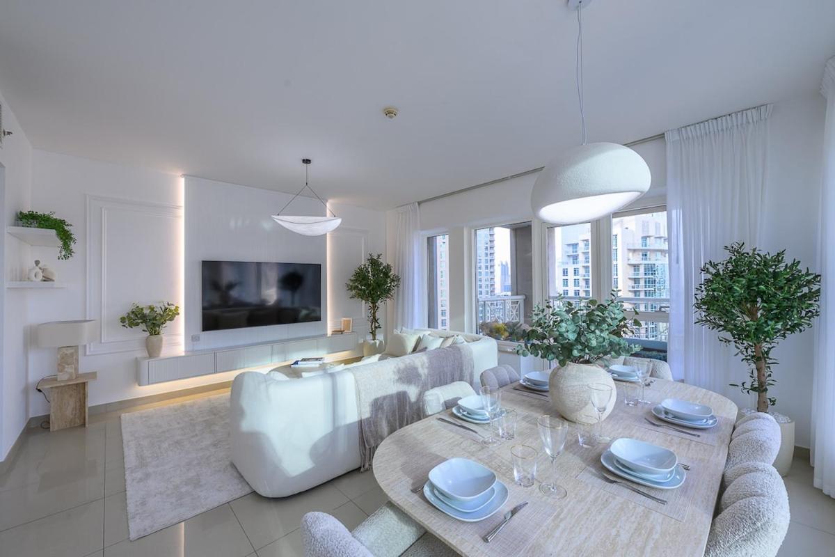 Luxury Apartment with Full Burj & Fountain Views