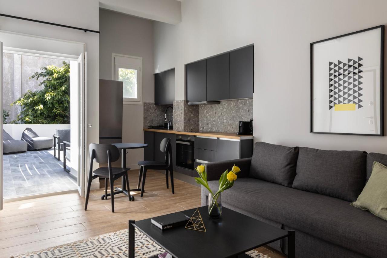 Elliot Petralona, Athens - 3