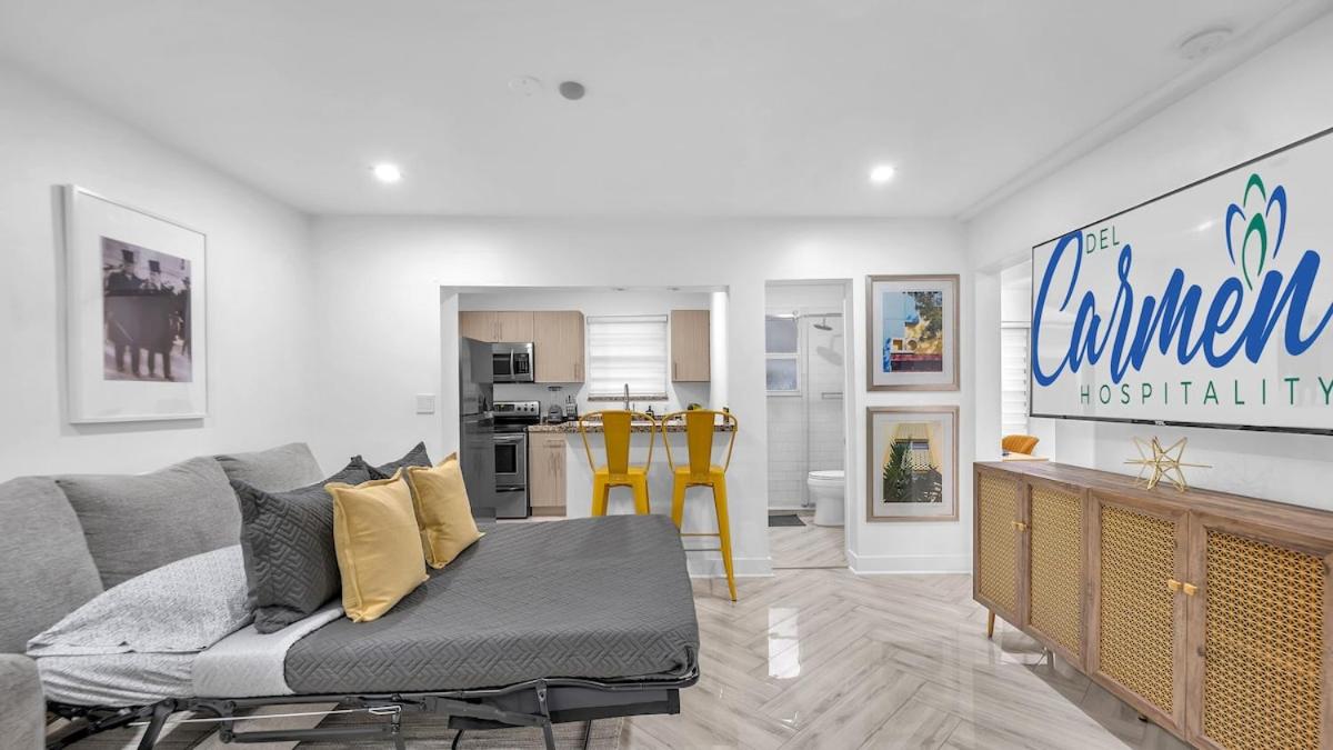 Miami Designer Apartment Unit 2 - 4