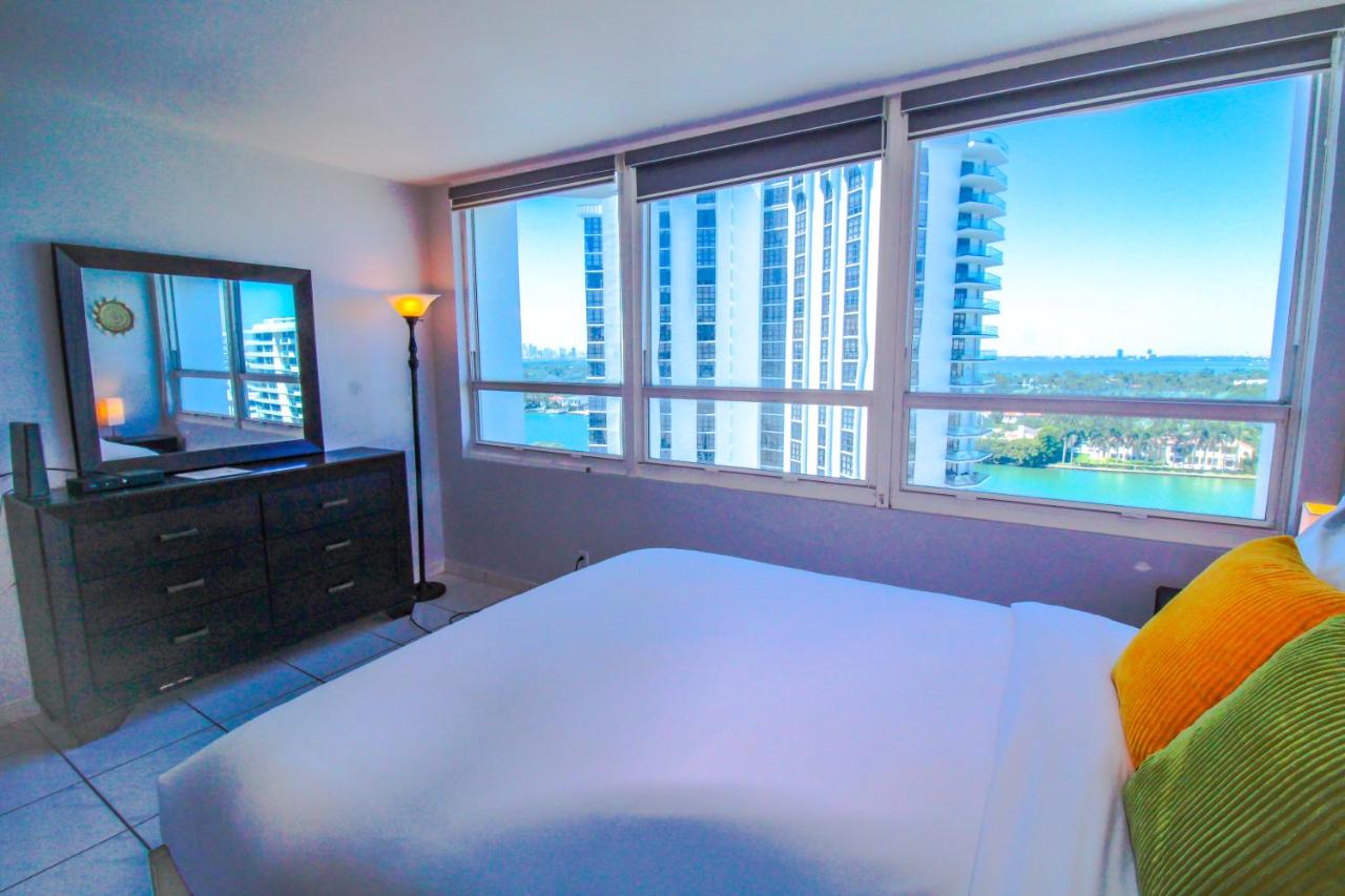 Castle 1221 Large studio with free parking, pool, tennis, beach access, tiki bar... - 5