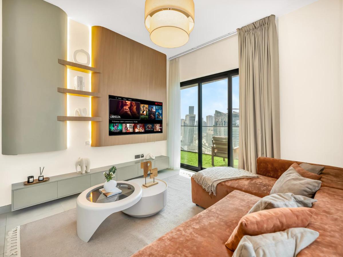 Casa Tranquila Luxury Suites with Burj Khalifa & Canal Views