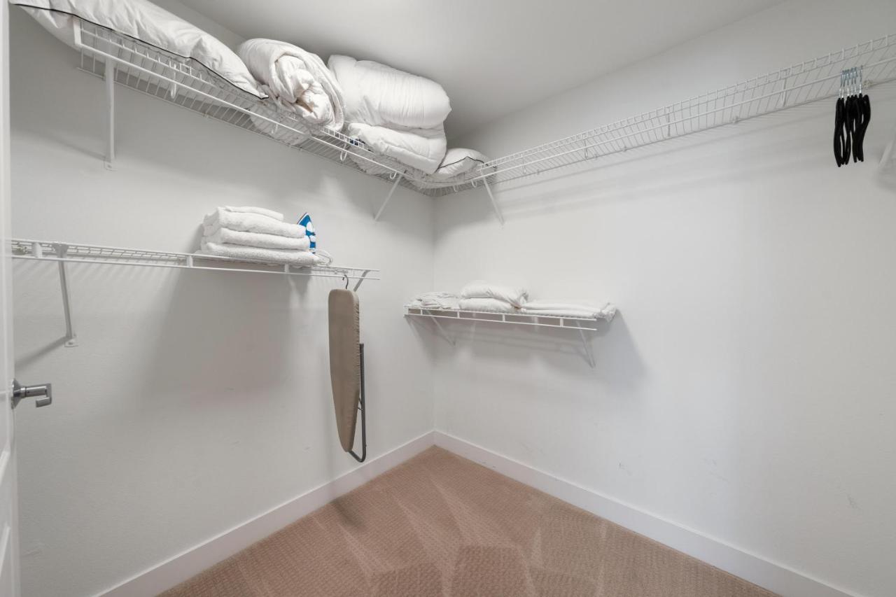 The Blossom-Modern 1BR Getaway in Marina Walk to Water&Restaurants - 3