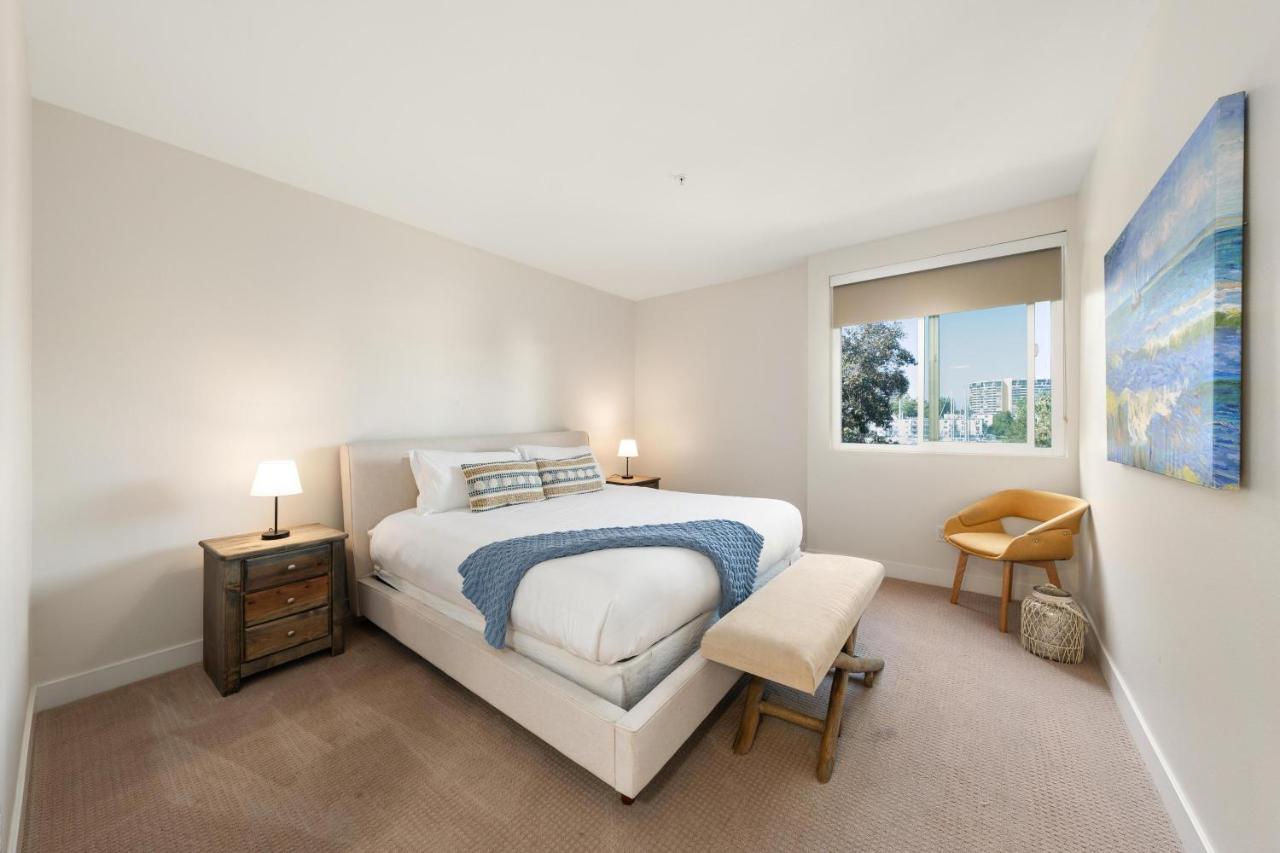 The Blossom-Modern 1BR Getaway in Marina Walk to Water&Restaurants - 2