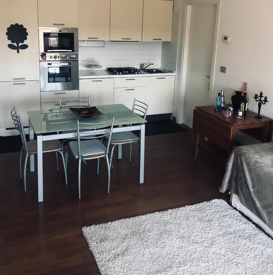 Camera privata con bagno su appartamento condiviso - 2