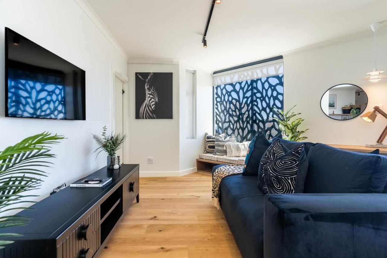 Diamond Views - Luxury Sea Point Apt with views - 5