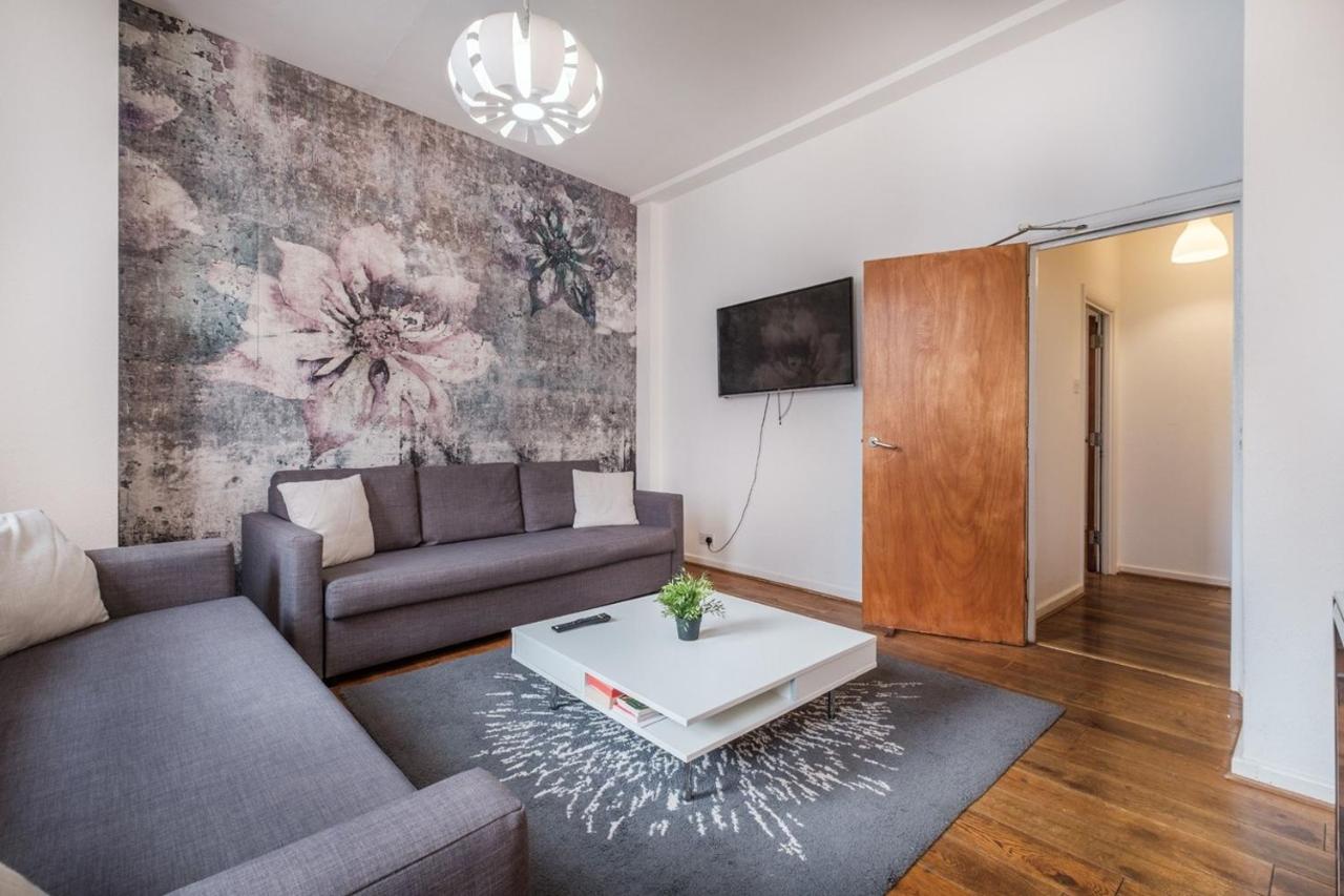 Oxford Street Apartments by Advan - 2