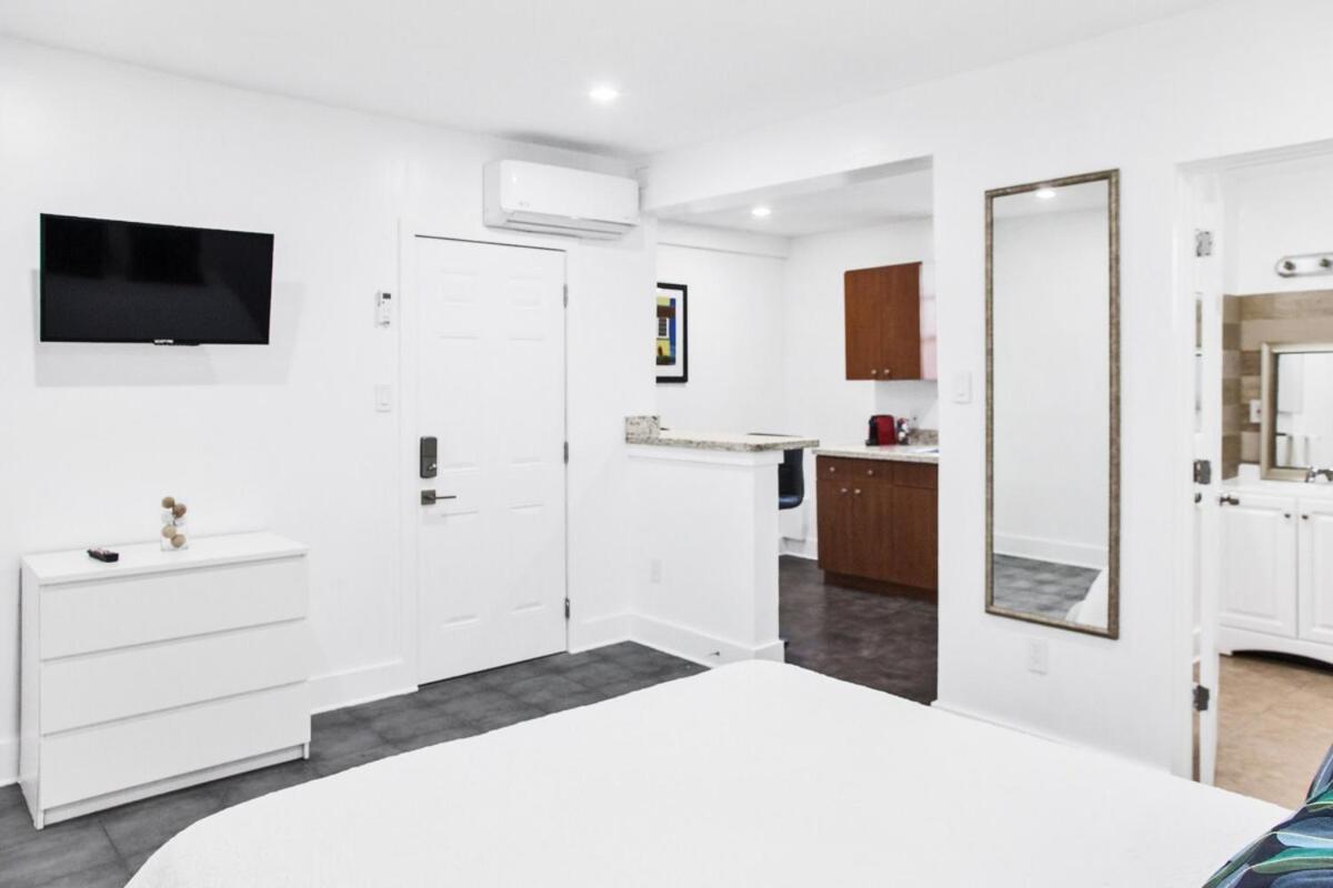 Miami Designer Apartment Unit 3 - 2