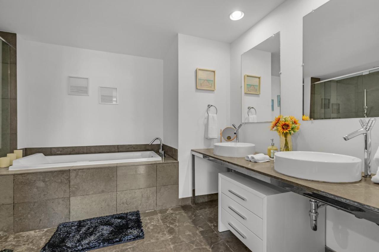 icon Brickell 2 bed 2bath at W residence - 2