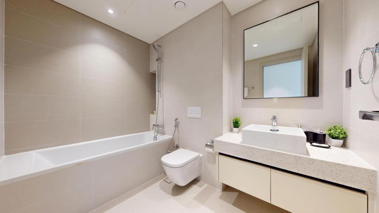 Vacationer Holiday Homes I Airy 1 Bedroom l Beach Access l Emaar Beachfront - 3