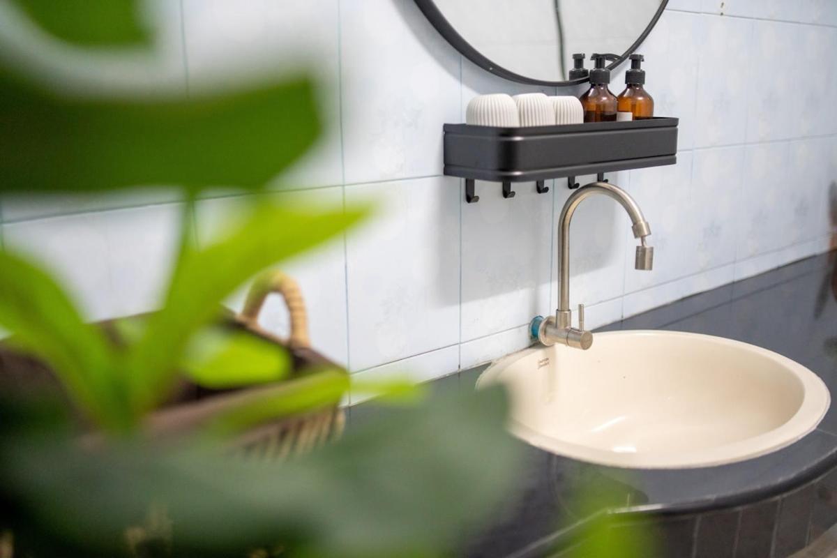 Beachfront 4-BR House in Patong - 3