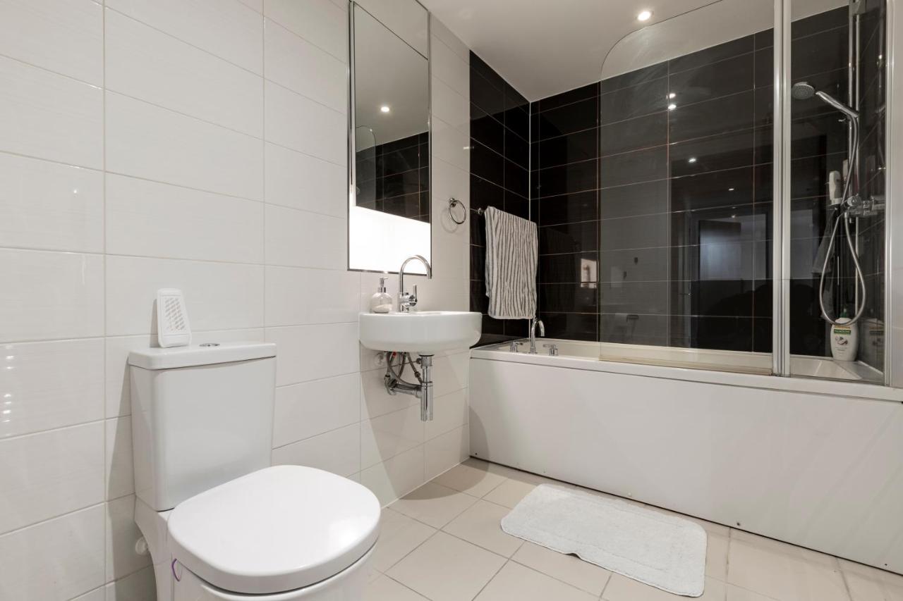 Modern London City Apartment - 3