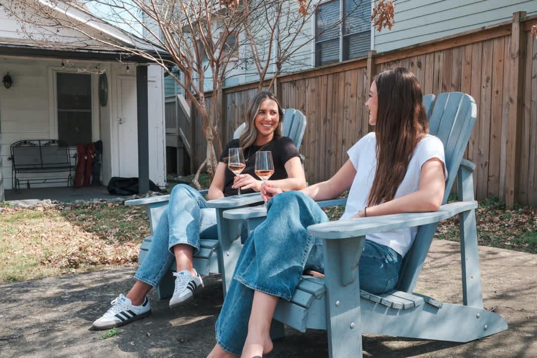 Historic Family Home *Walk to Bars & Restaurants* - 5