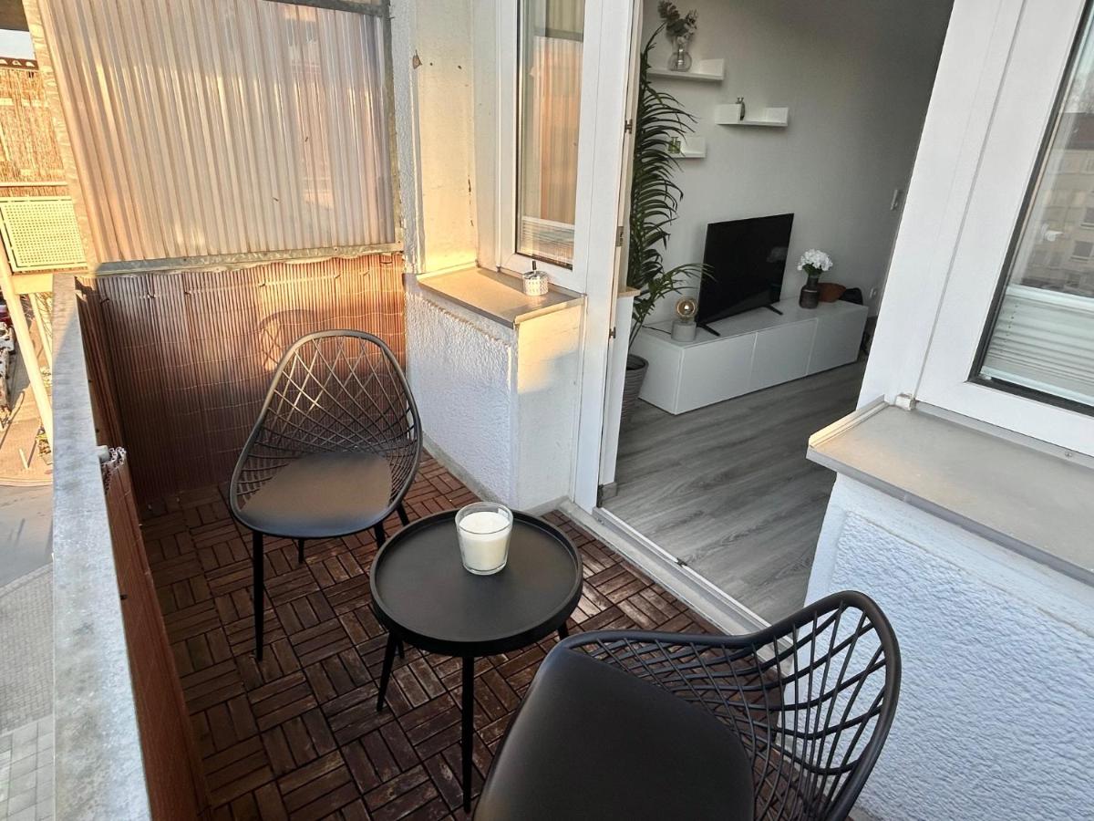 GÖH-moderne Wohnung in zentraler Lage, Balkon, self-check-in, WLAN, Netflix, DisneyPlus