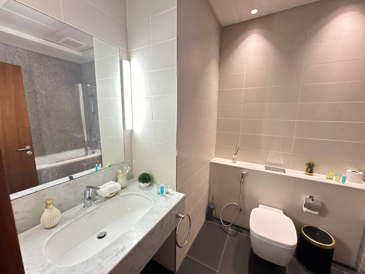 Central Park towers Difc suite kings - 4