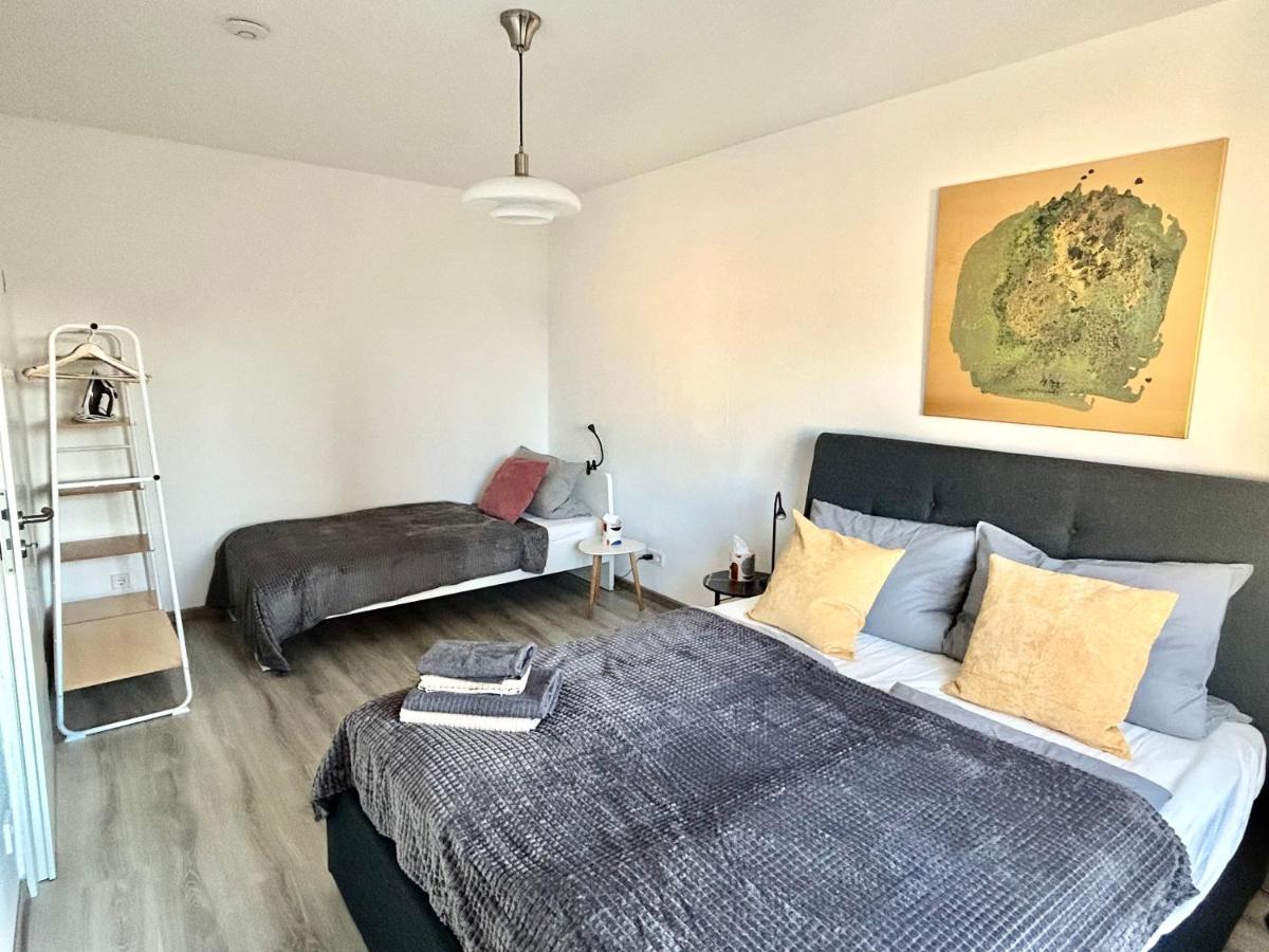 GÖH-moderne Wohnung in zentraler Lage, Balkon, self-check-in, WLAN, Netflix, DisneyPlus
