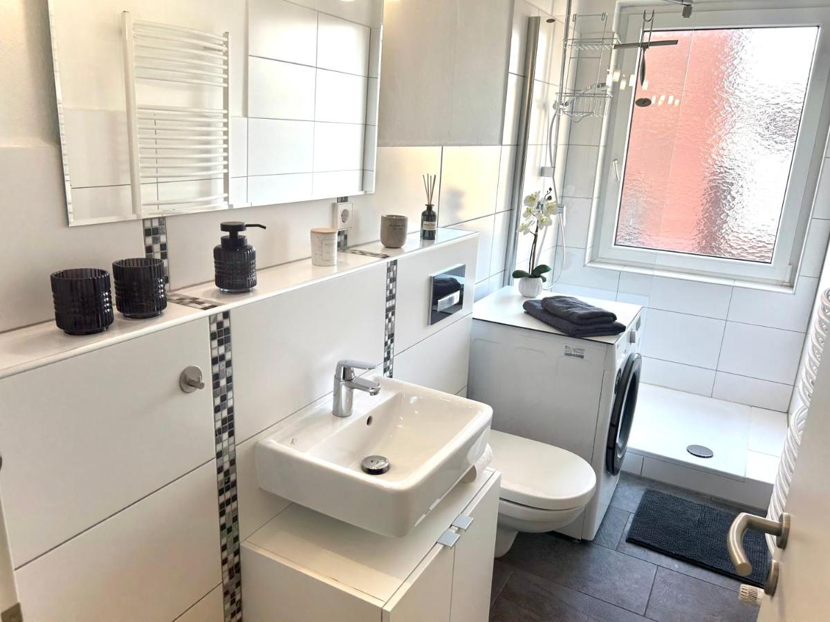 GÖH-moderne Wohnung in zentraler Lage, Balkon, self-check-in, WLAN, Netflix, DisneyPlus