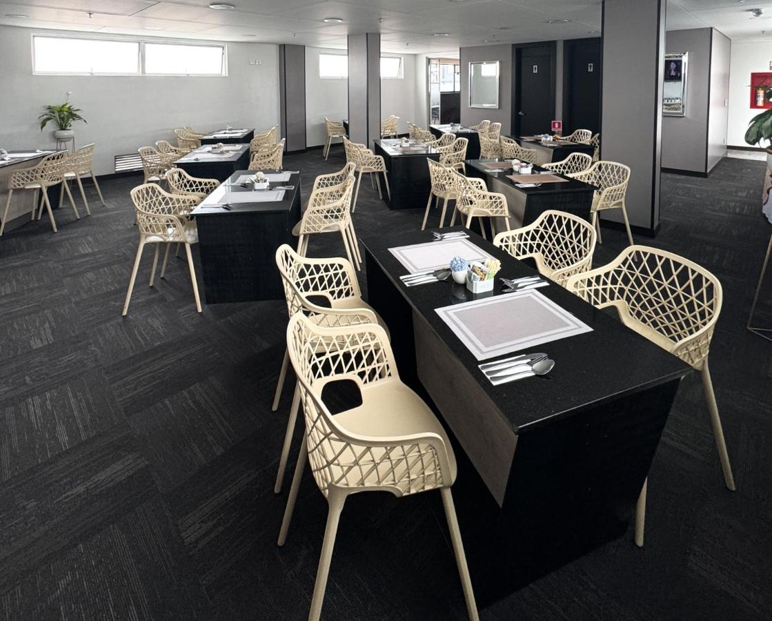 Hotel WLH Silver Corferias - 4