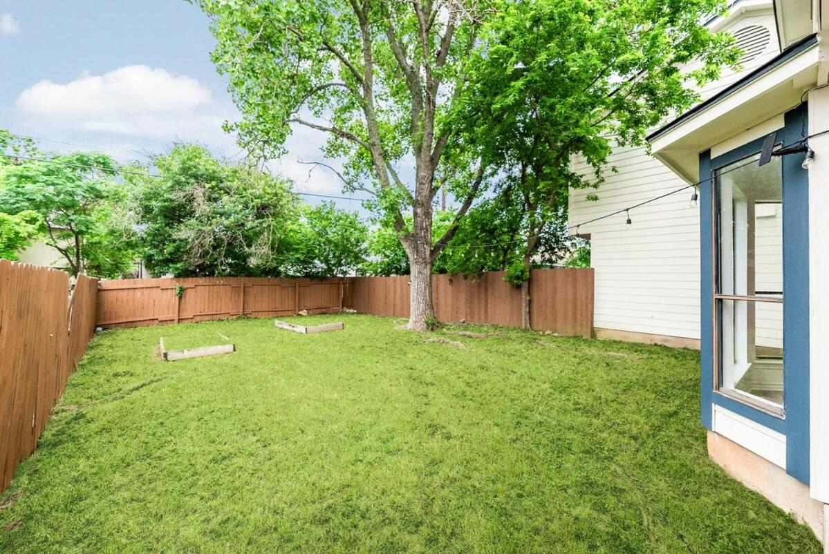 Mins to Austin most iconic eateries bars and places - 4