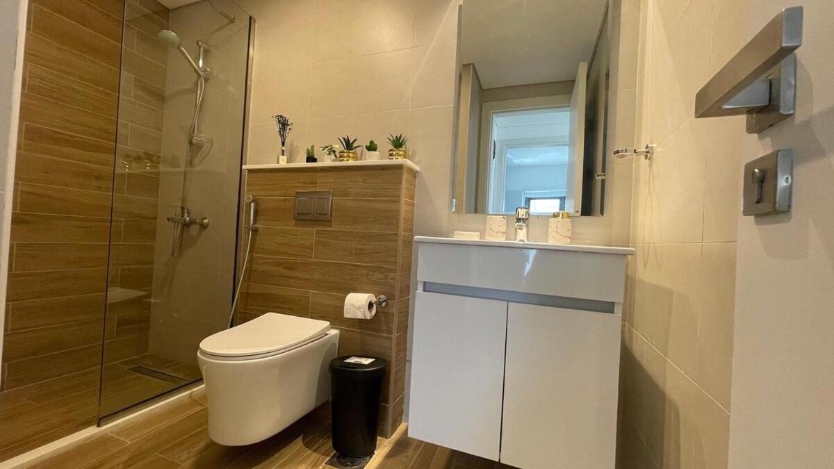 Luxury Canal View Apartment Near Yas Island DABAS1 - 4