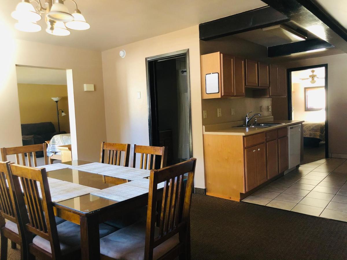Glenwood Springs Cedar Lodge — photo 6