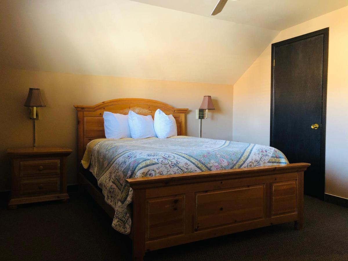 Glenwood Springs Cedar Lodge — photo 10