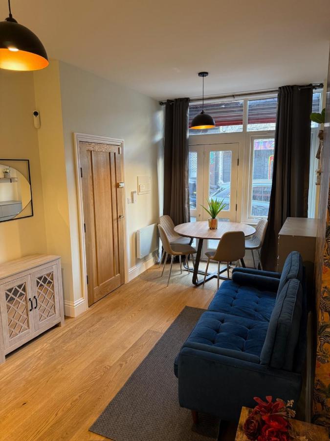 APT in BRICKLANE Elaris40